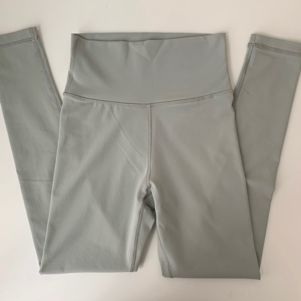 Aritzia tnalife Leggings super hi rise leggings